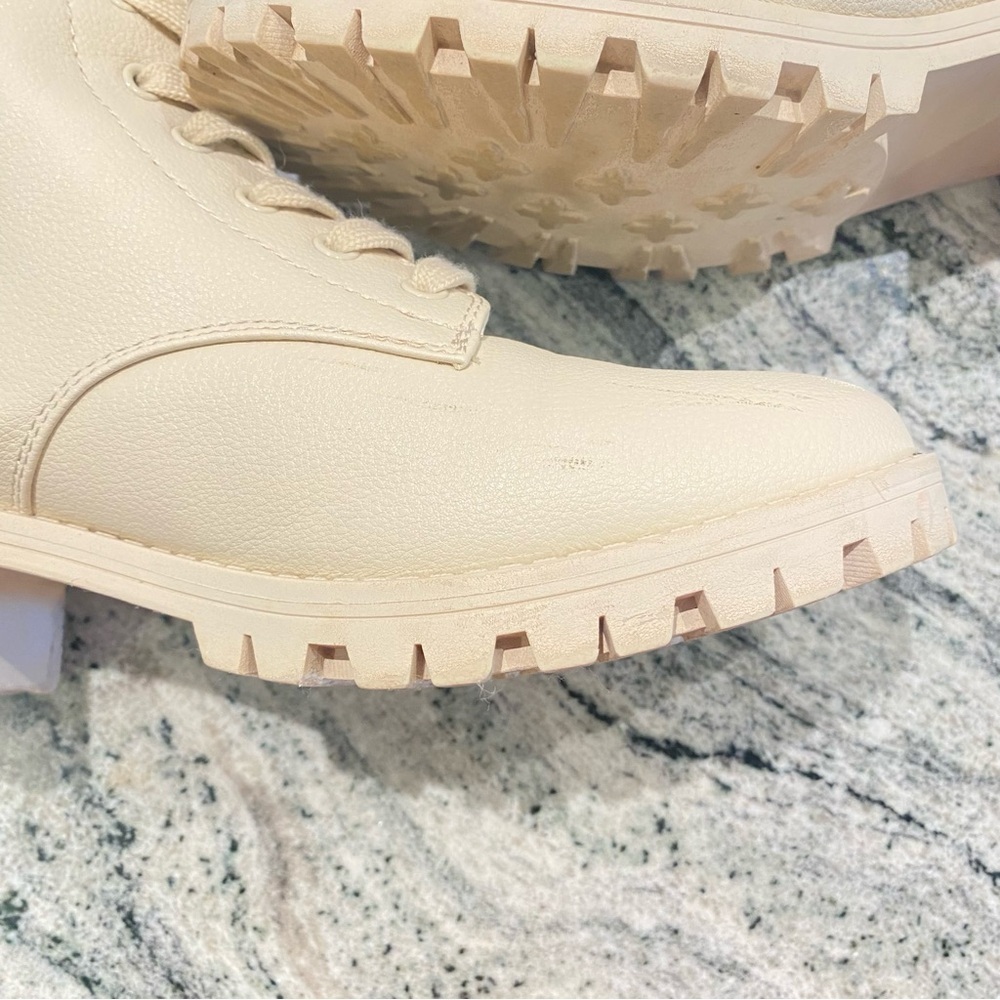 TRUE CRAFT women's size 9 Raylee Hiker boots lace up Ivory smooth round toe - Picture 7 of 12
